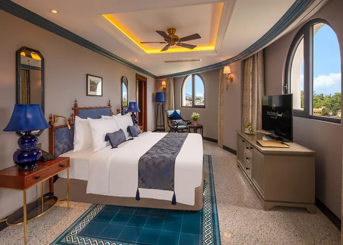 Silk Path Grand Hue Hotel